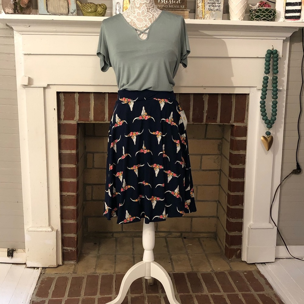 Amelia James Outfit